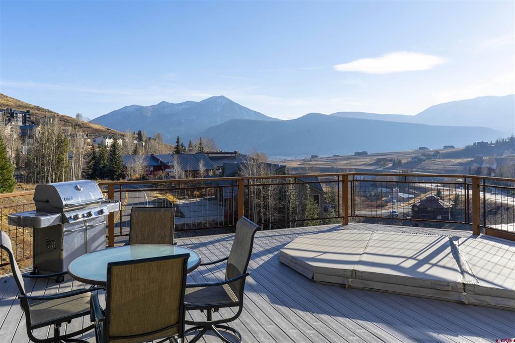 11 Hunter Hill Road 406