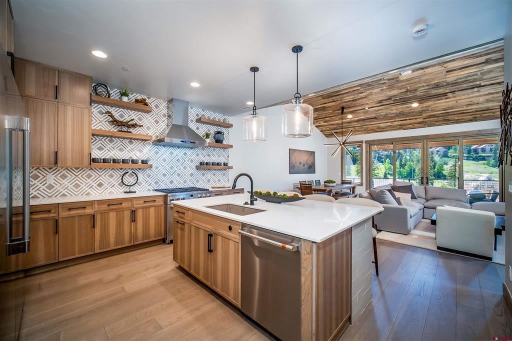 97 Travertine Trail