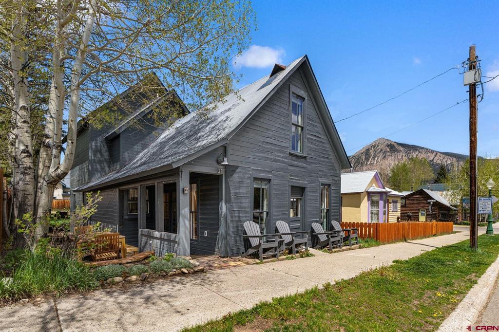 21 Elk Avenue