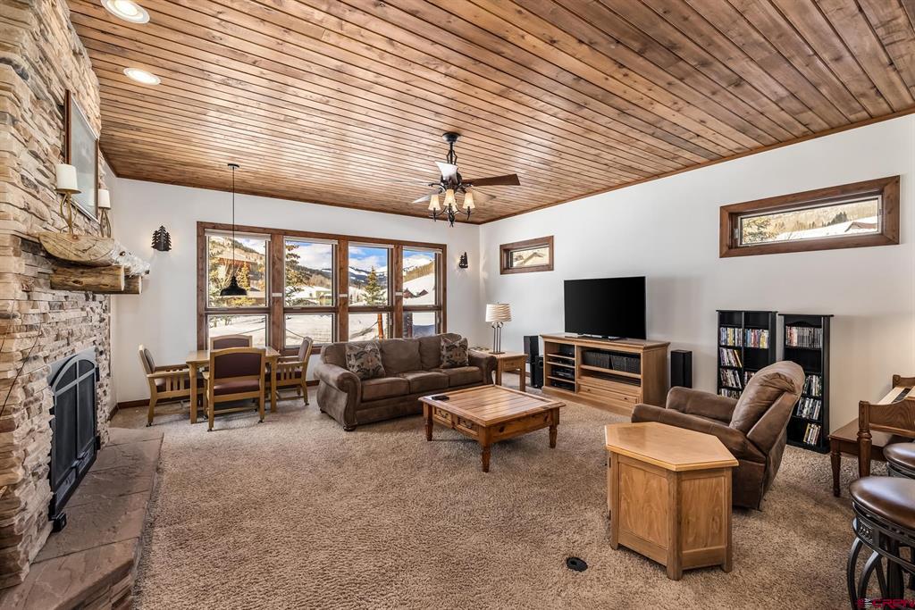 45 Creek Cove