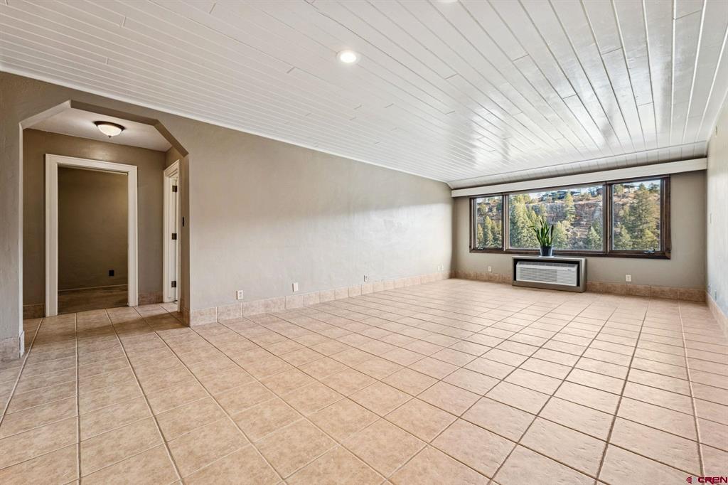 314 N Tamarron Drive 321/323