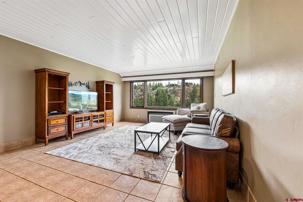 314 N Tamarron Drive 321/323