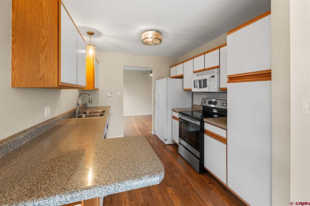 111 Shavano Drive F5