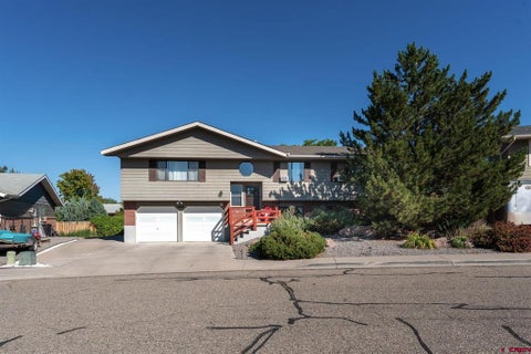 Photo of 1538 Manchester Drive, Montrose, CO 81401 (MLS # 837533)