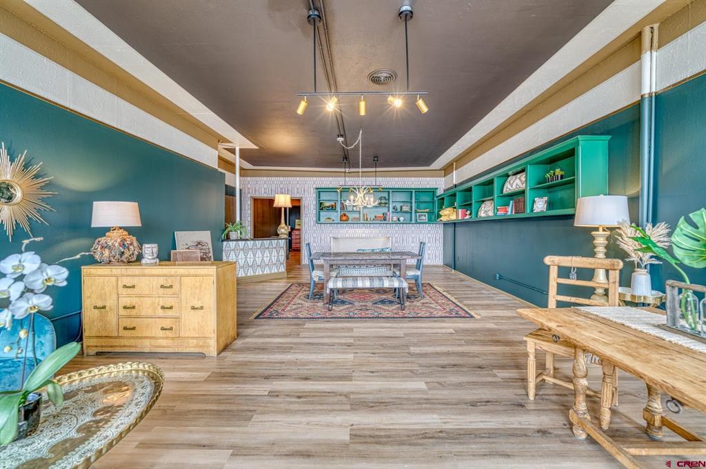 401-407 N Commercial Street