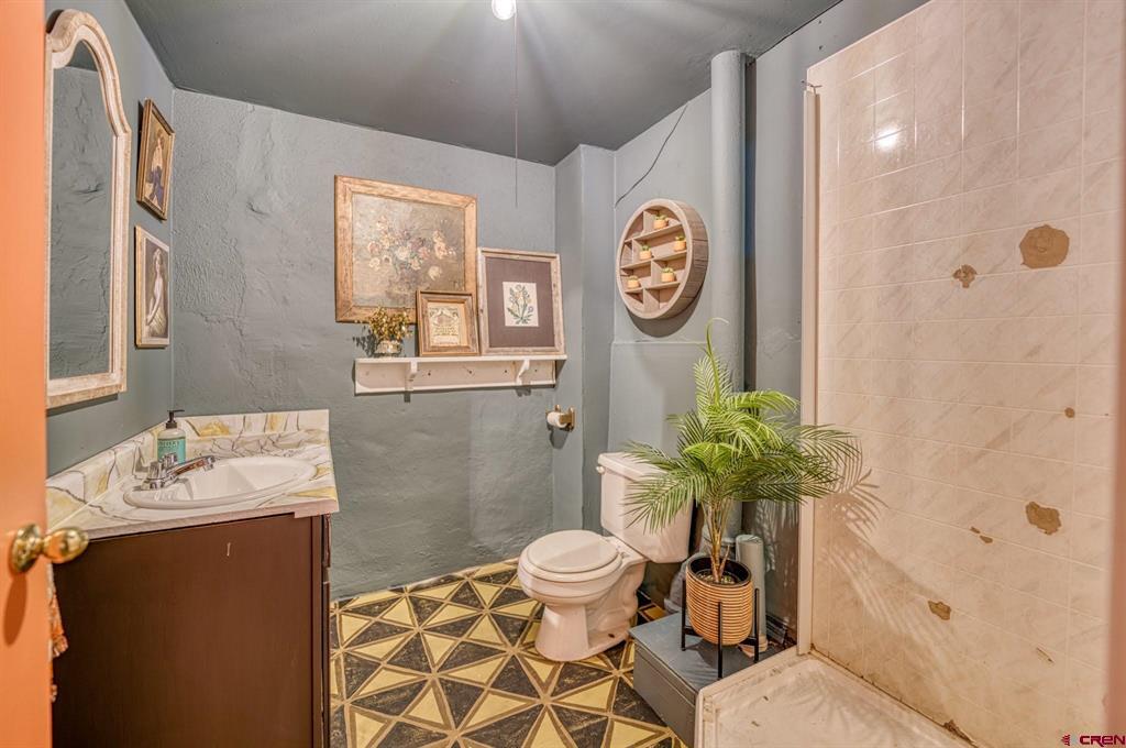 401-407 N Commercial Street