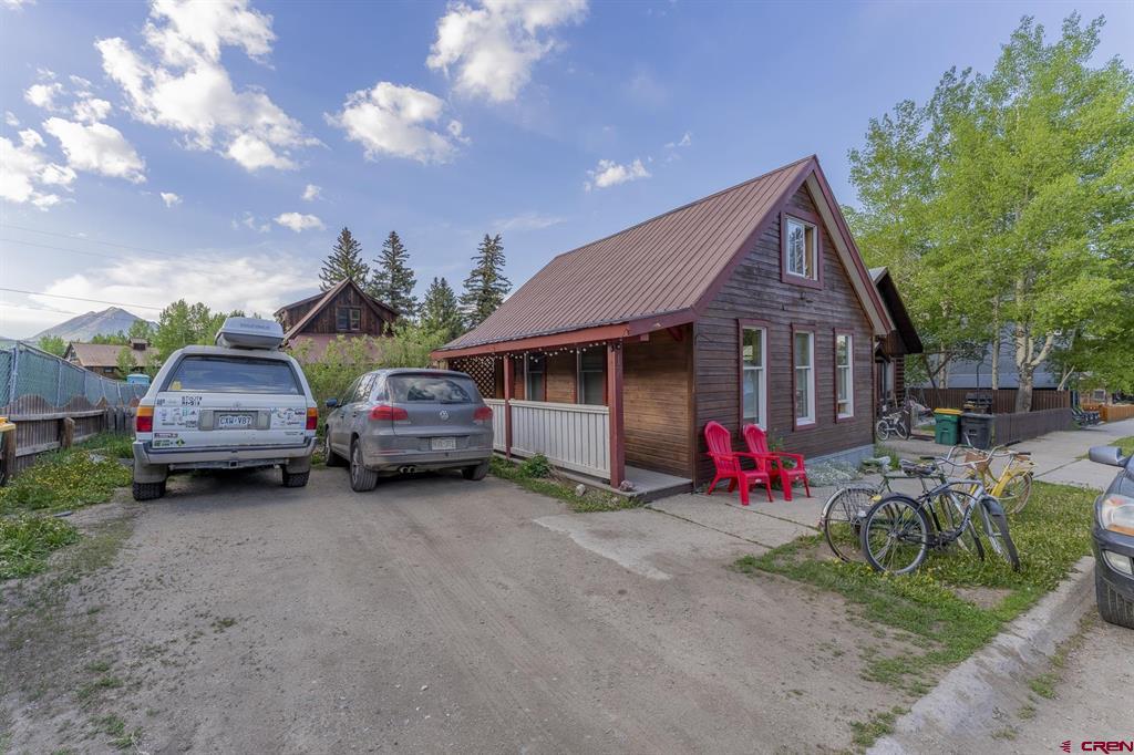 17 Elk Avenue