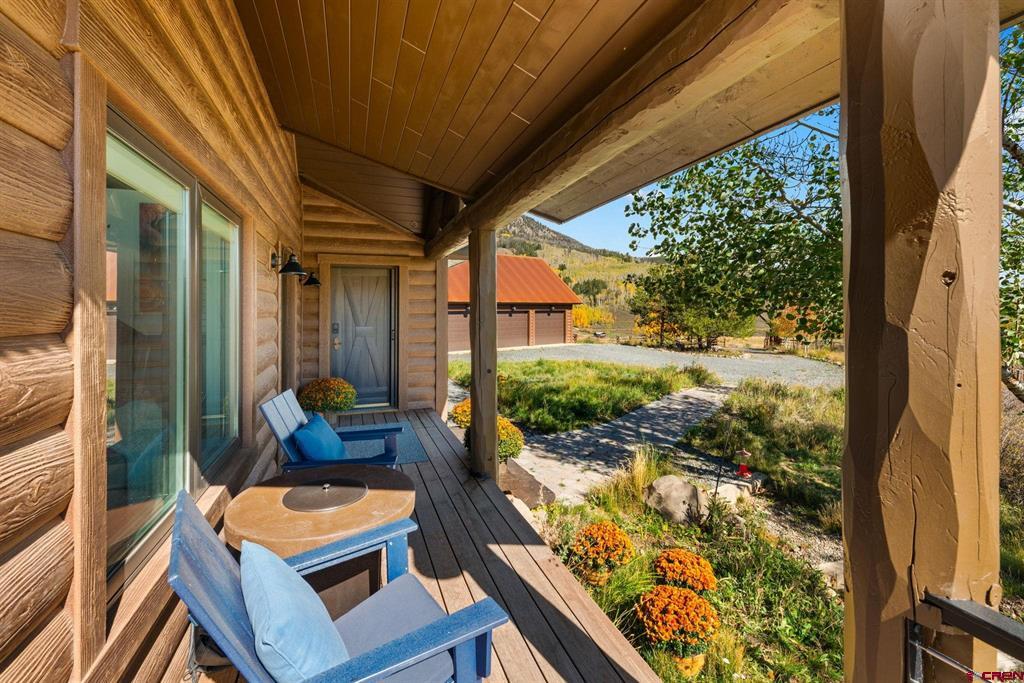 215 Zuni Trail