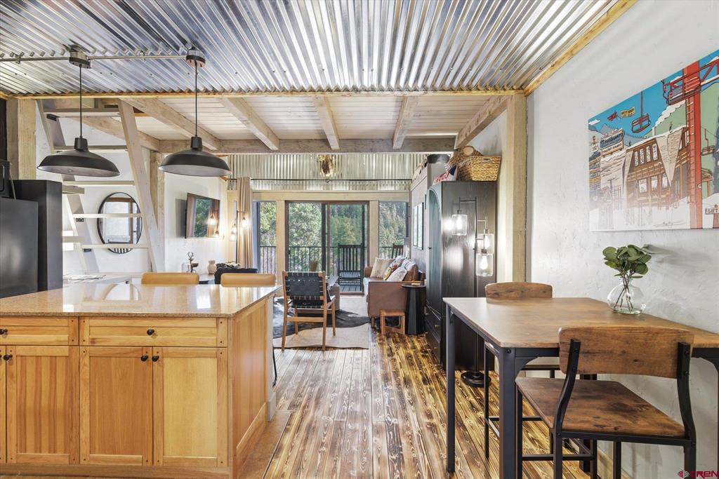 961 N Tamarron Drive 604