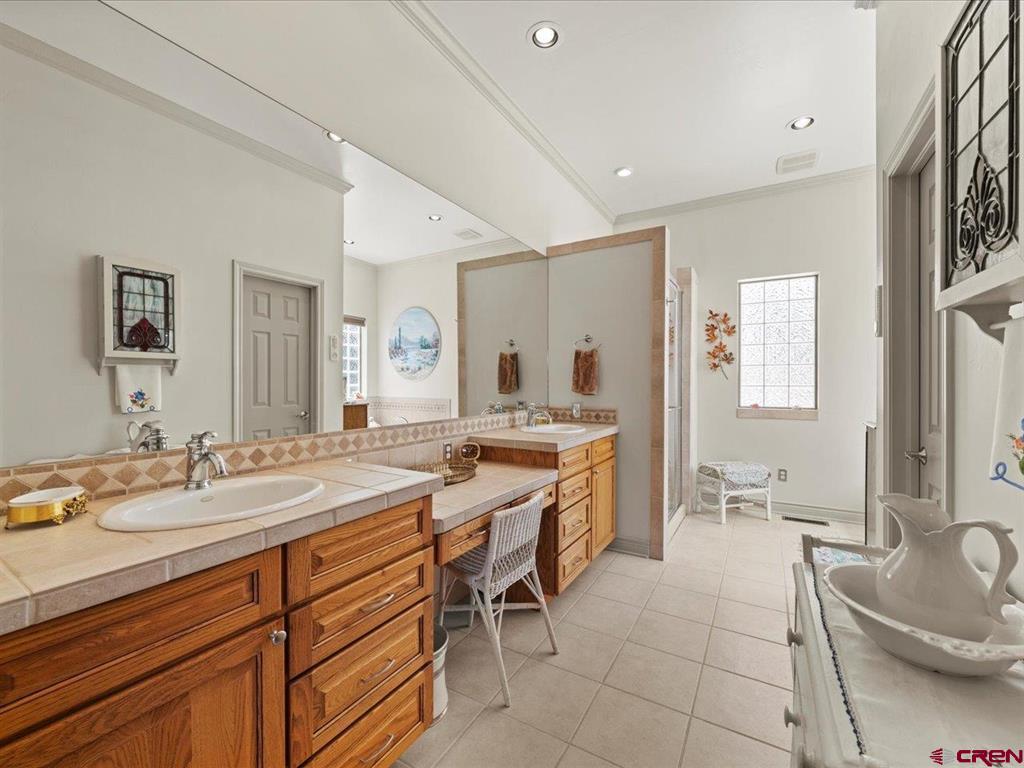 Montrose, Colorado 81403, United States, 5 Bedrooms Bedrooms, ,4 BathroomsBathrooms,Residential,Active,148716