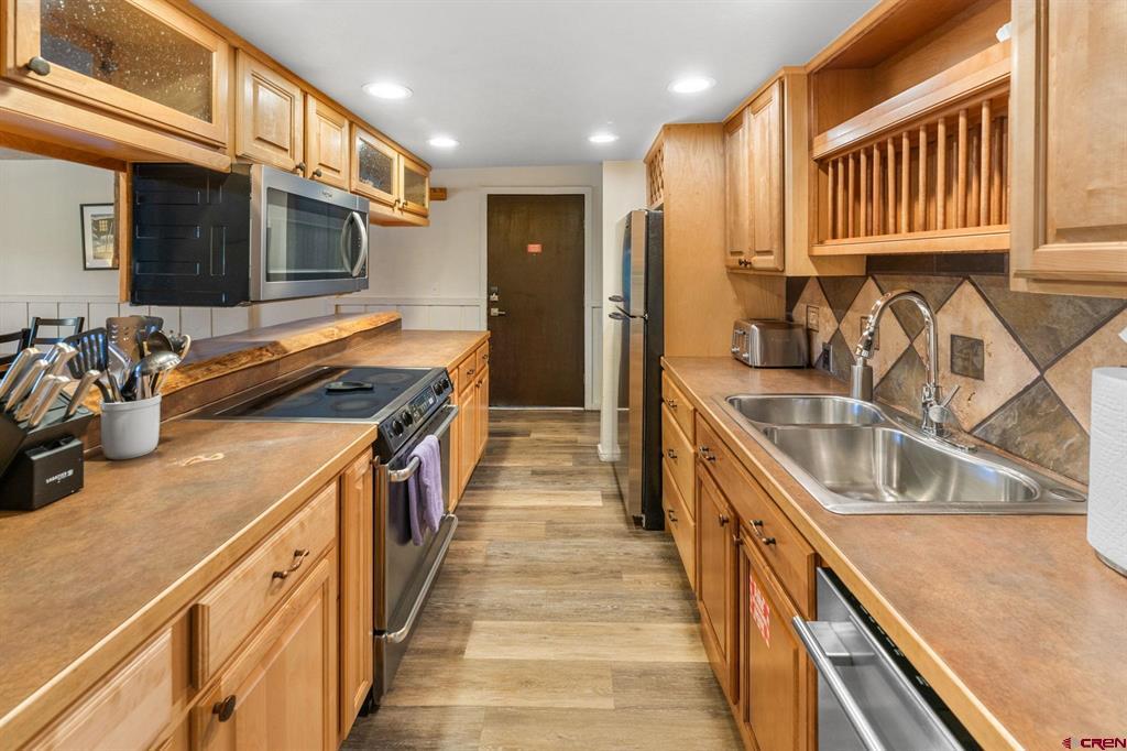 72 Hunter Hill Road I-204
