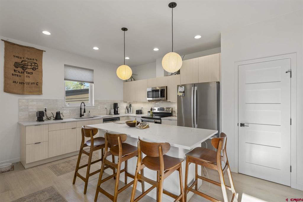 150 E 33rd Street 103