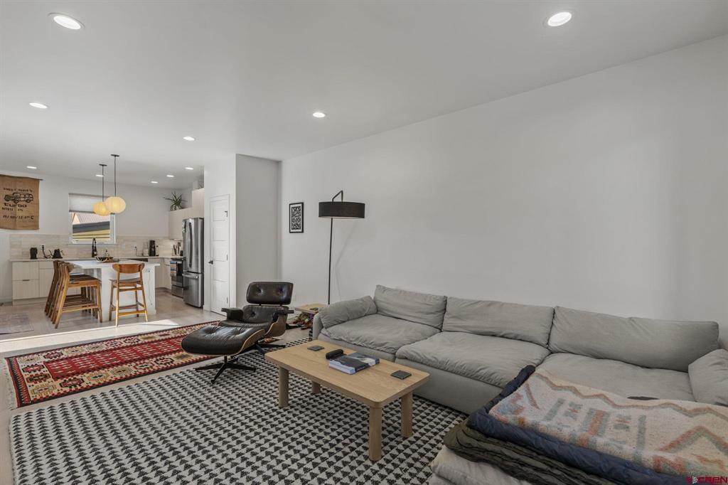 150 E 33rd Street 103