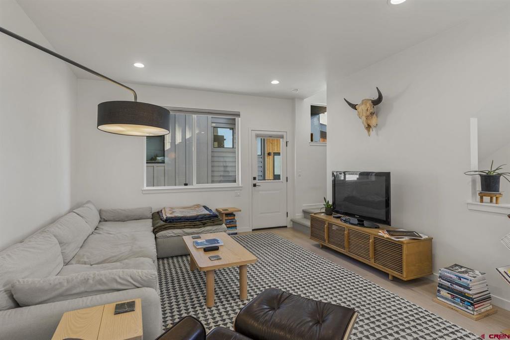 150 E 33rd Street 103