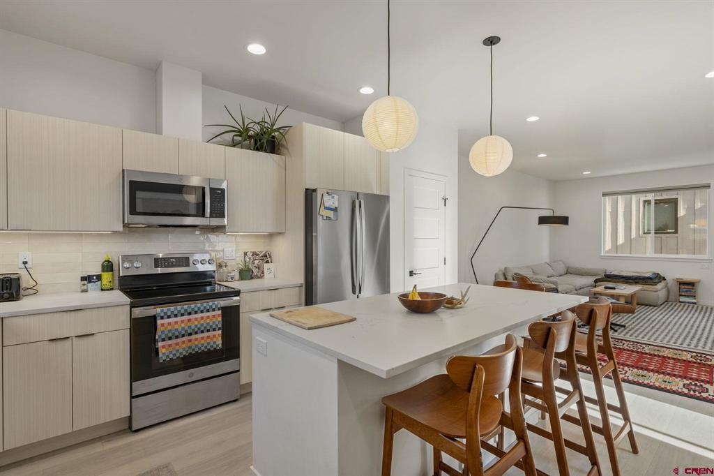 150 E 33rd Street 103