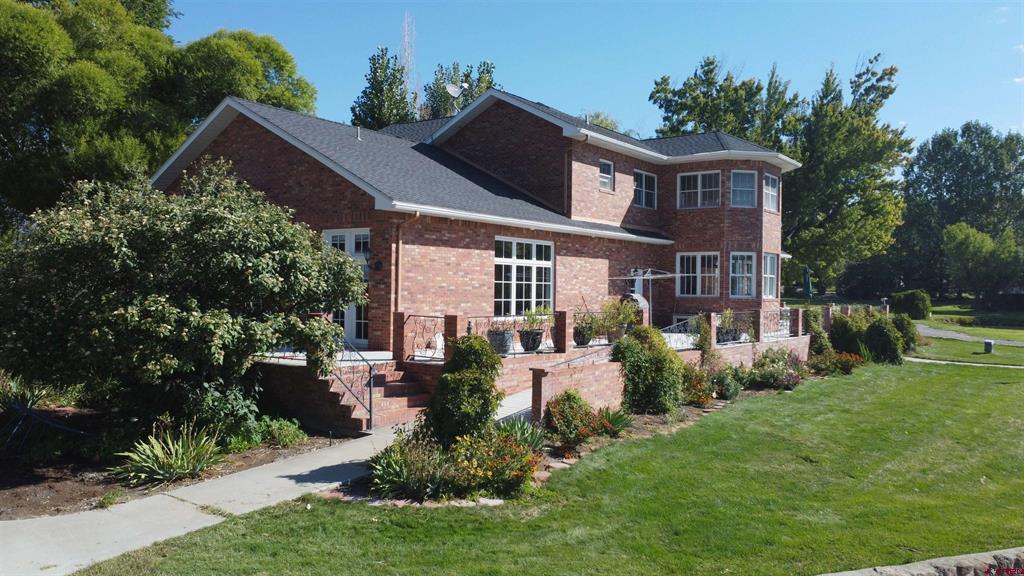633 E Main Street