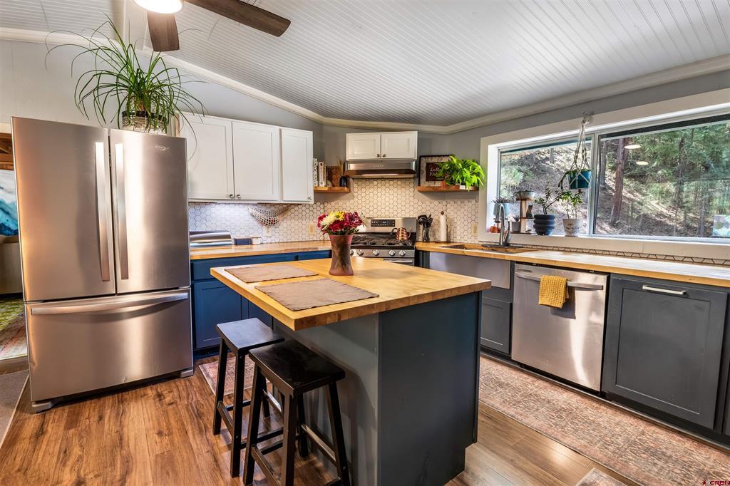 22 Aspen Road