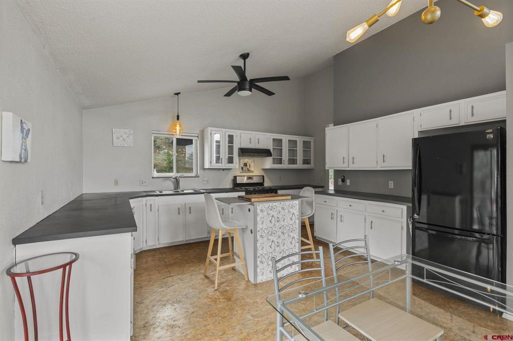 Durango, Colorado 81301, United States, 5 Bedrooms Bedrooms, ,3 BathroomsBathrooms,Residential,Active,180029