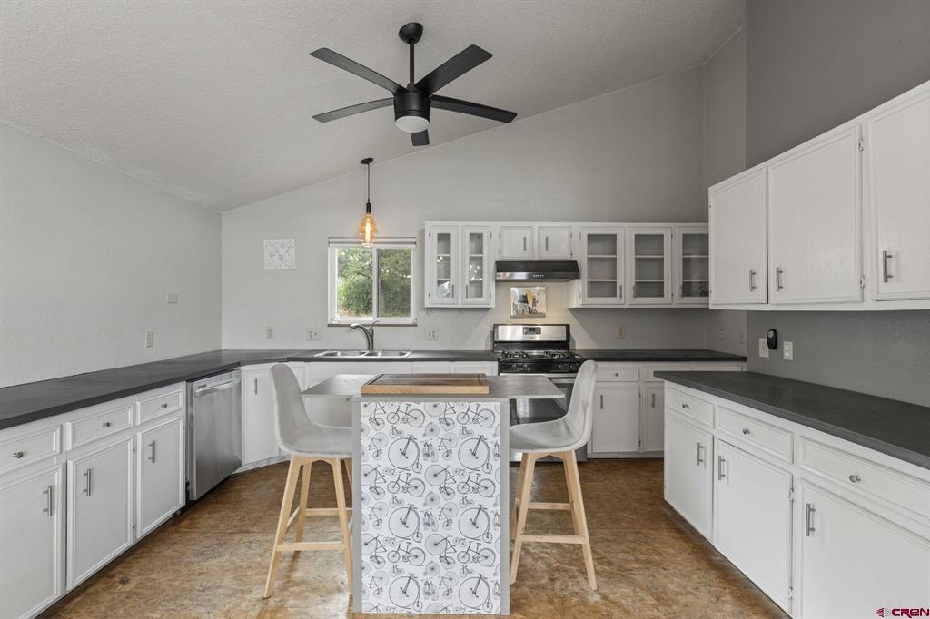 Durango, Colorado 81301, United States, 5 Bedrooms Bedrooms, ,3 BathroomsBathrooms,Residential,Active,180029