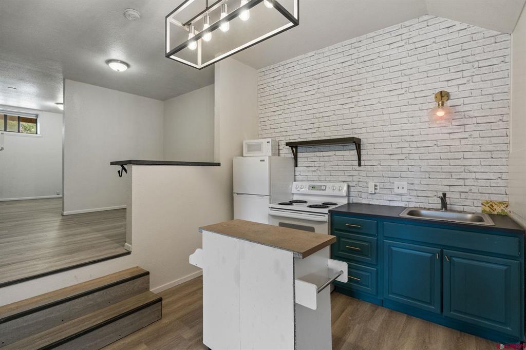 Durango, Colorado 81301, United States, 5 Bedrooms Bedrooms, ,3 BathroomsBathrooms,Residential,Active,180029