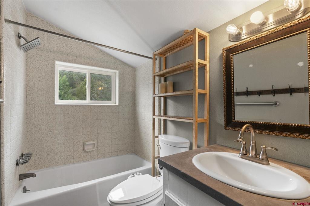 Durango, Colorado 81301, United States, 5 Bedrooms Bedrooms, ,3 BathroomsBathrooms,Residential,Active,180029