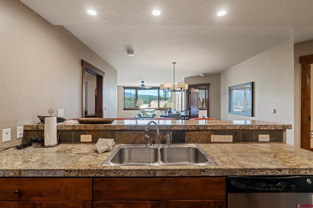 Durango, Colorado 81301, United States, 2 Bedrooms Bedrooms, ,2 BathroomsBathrooms,Residential,Active,170564