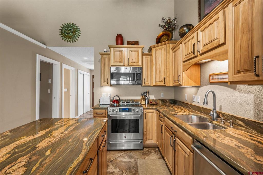 961 N Tamarron Drive 566