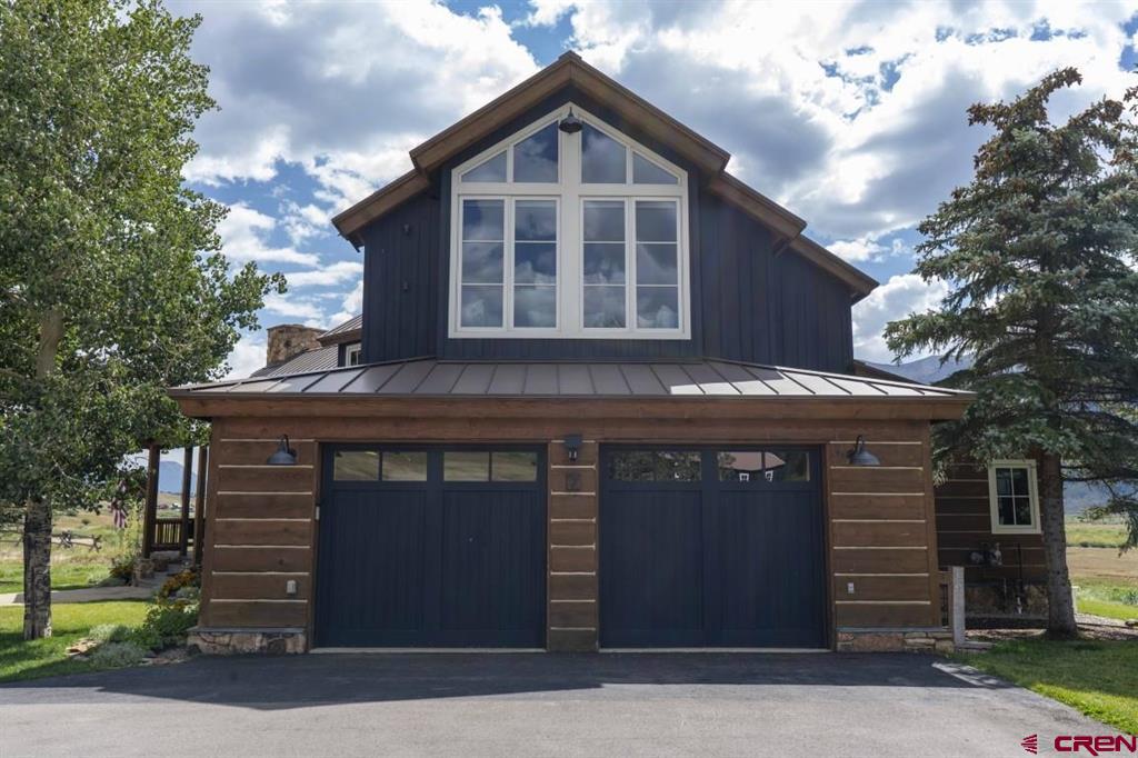 7 Moon Ridge Lane