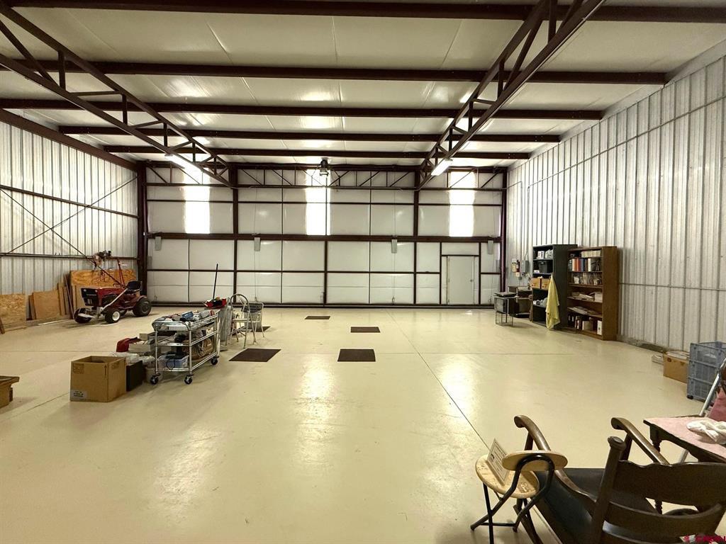 1300 Airport - Taxiway 1 Hangar DA-2