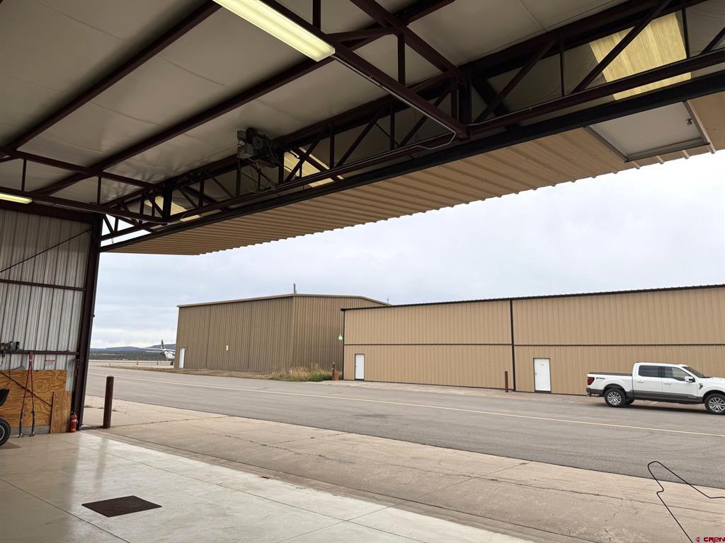 1300 Airport - Taxiway 1 Hangar DA-2