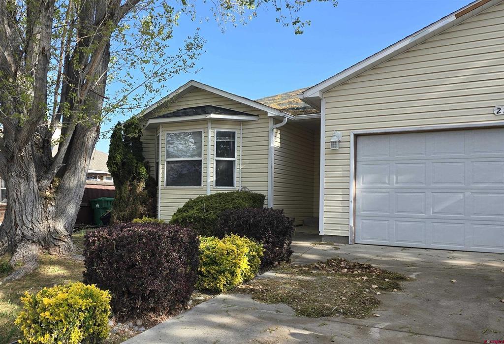 2131 Mead Lane A & B