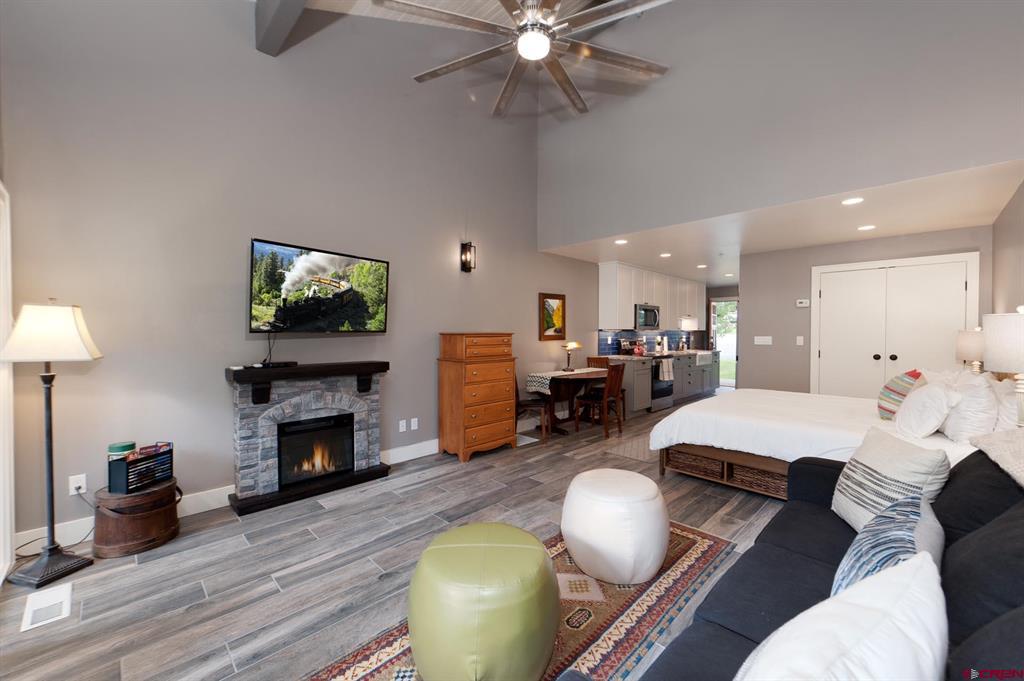 961 N Tamarron Drive 571