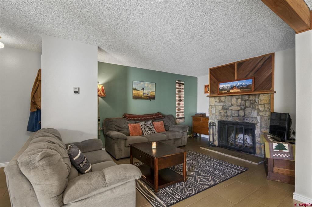 Durango, Colorado 81301, United States, 2 Bedrooms Bedrooms, ,1 BathroomBathrooms,Residential,Contingent,214172