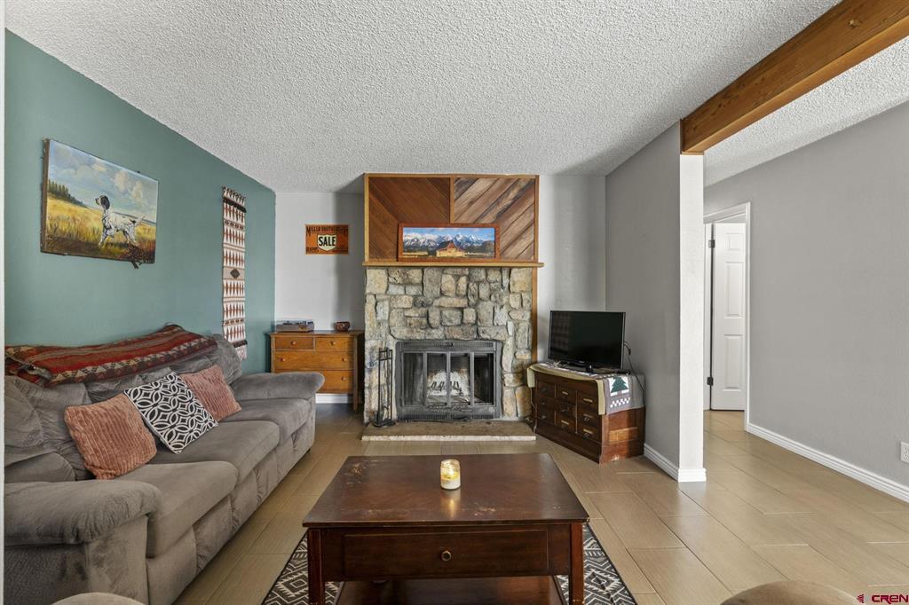 Durango, Colorado 81301, United States, 2 Bedrooms Bedrooms, ,1 BathroomBathrooms,Residential,Contingent,214172