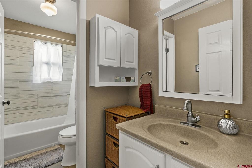 Durango, Colorado 81301, United States, 2 Bedrooms Bedrooms, ,1 BathroomBathrooms,Residential,Contingent,214172