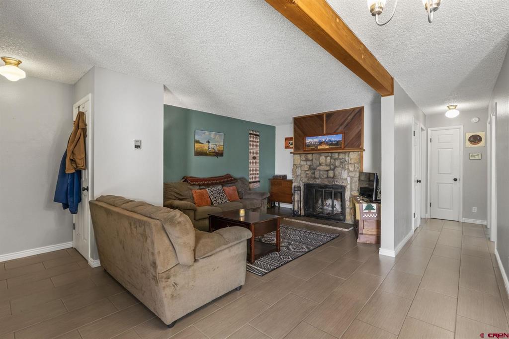 Durango, Colorado 81301, United States, 2 Bedrooms Bedrooms, ,1 BathroomBathrooms,Residential,Contingent,214172