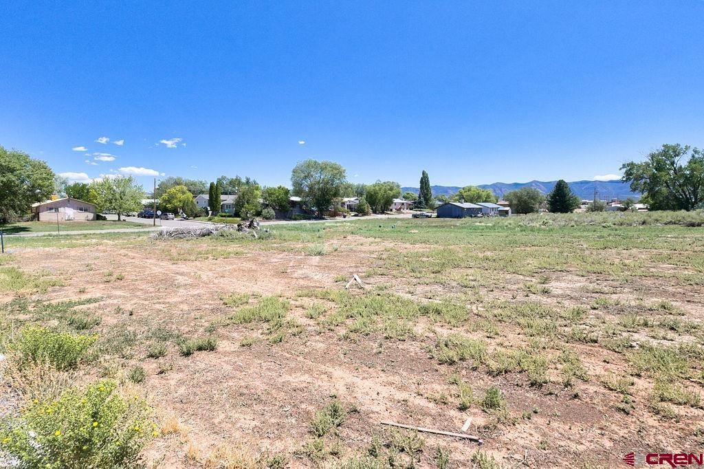 1619 E Downey Avenue