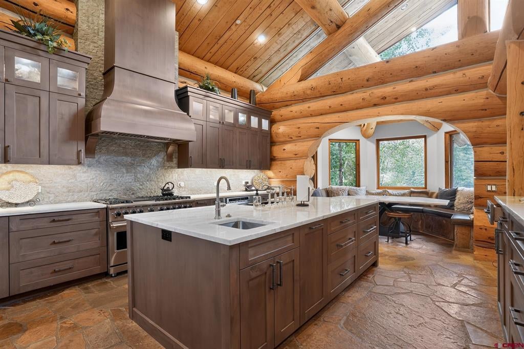 47 Pinnacle View Drive
