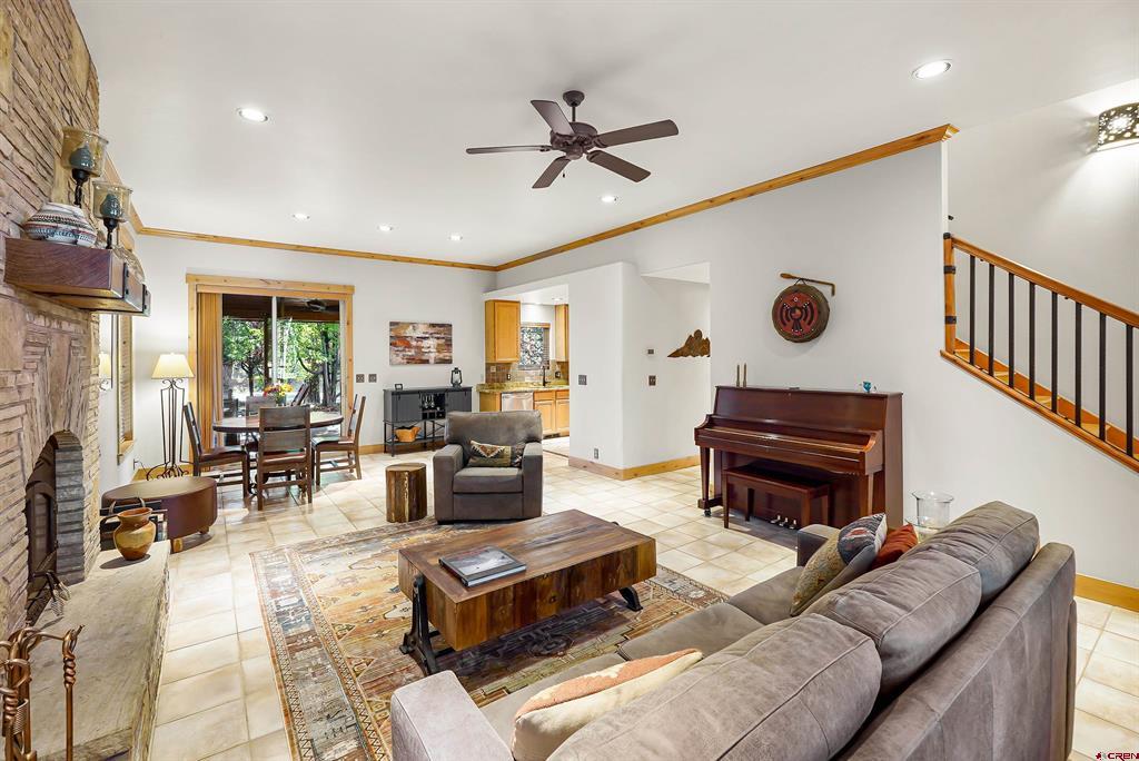 25 Edgemont Way
