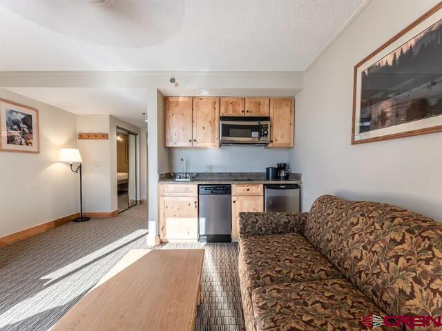 6 Emmons Road 563