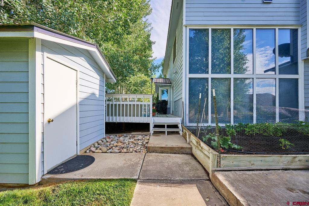 1045 Fairway Lane