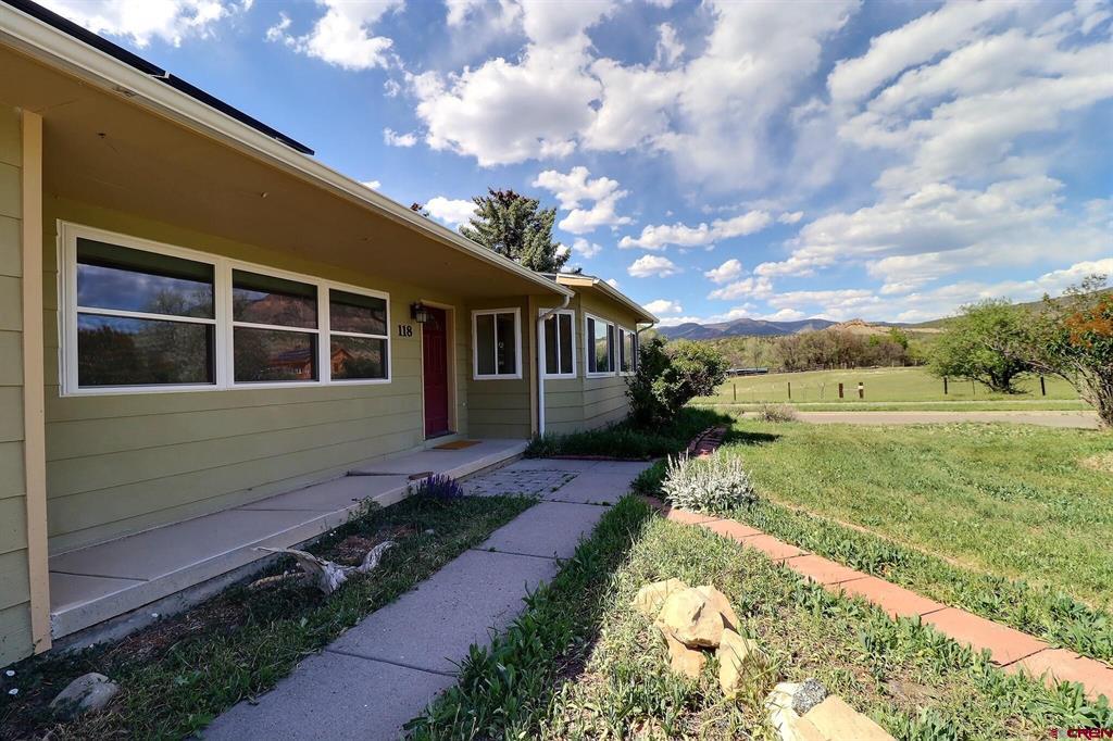 118 Meadowbrook Court