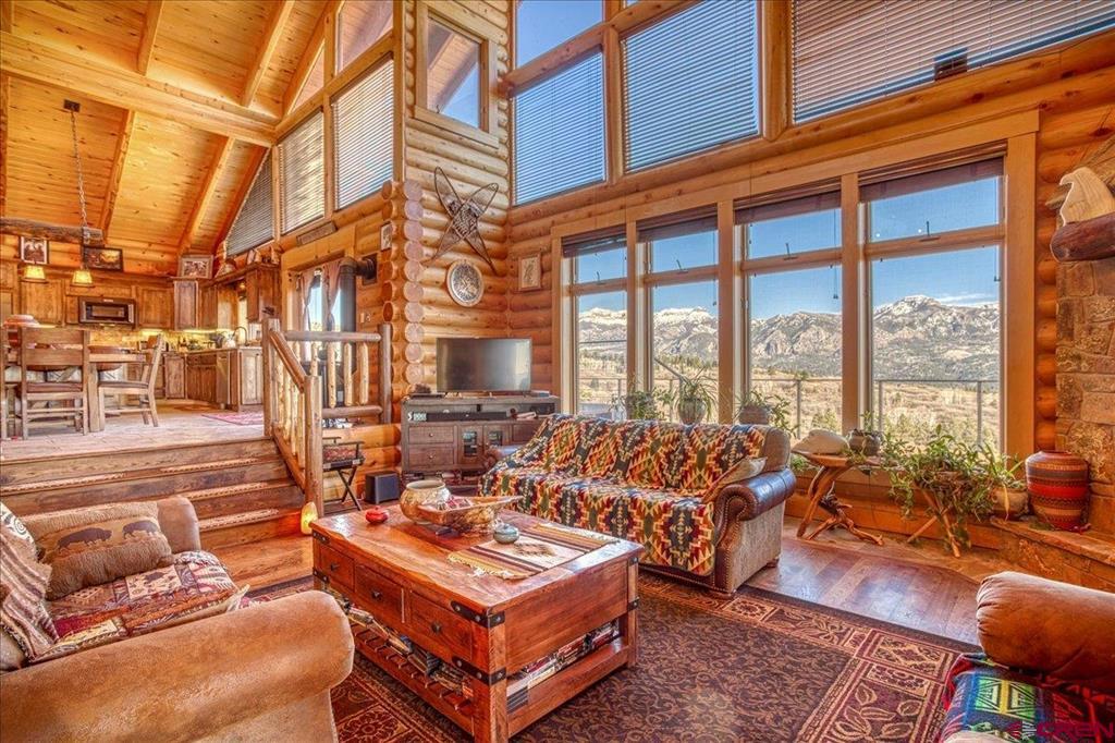 907 E Anasazi Court