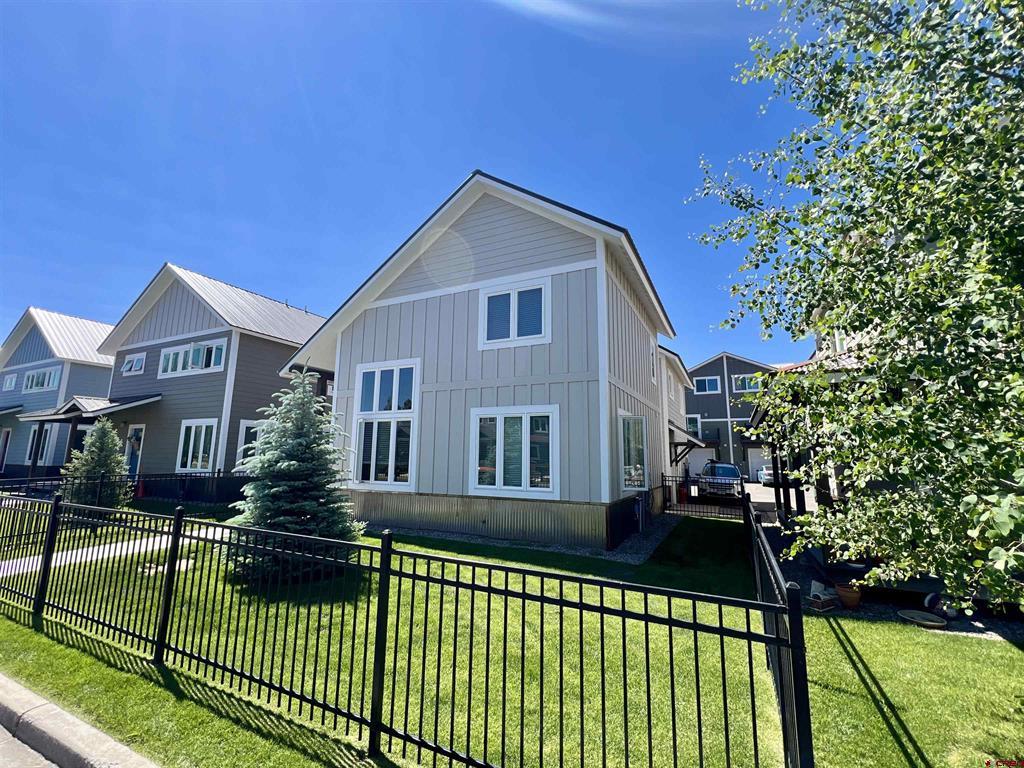307 Van Tuyl Circle Unit A