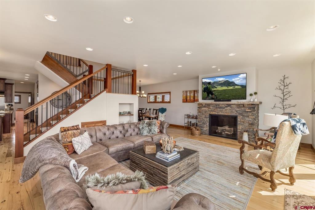 32 Cinnamon Mountain Road