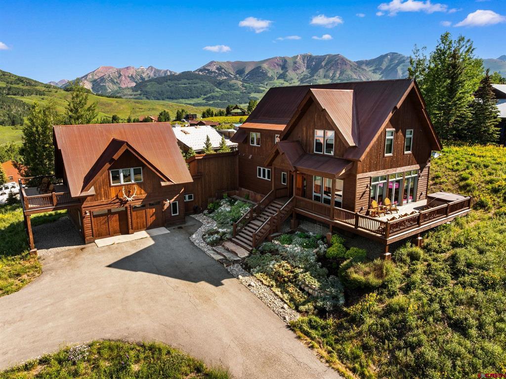 32 Cinnamon Mountain Road