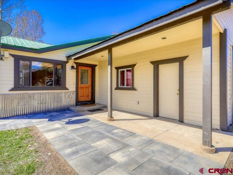 1142 Lake Forest Circle