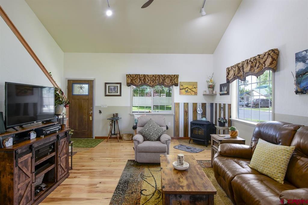 Gunnison, Colorado 81230, United States, 3 Bedrooms Bedrooms, ,3 BathroomsBathrooms,Residential,Contingent,185746