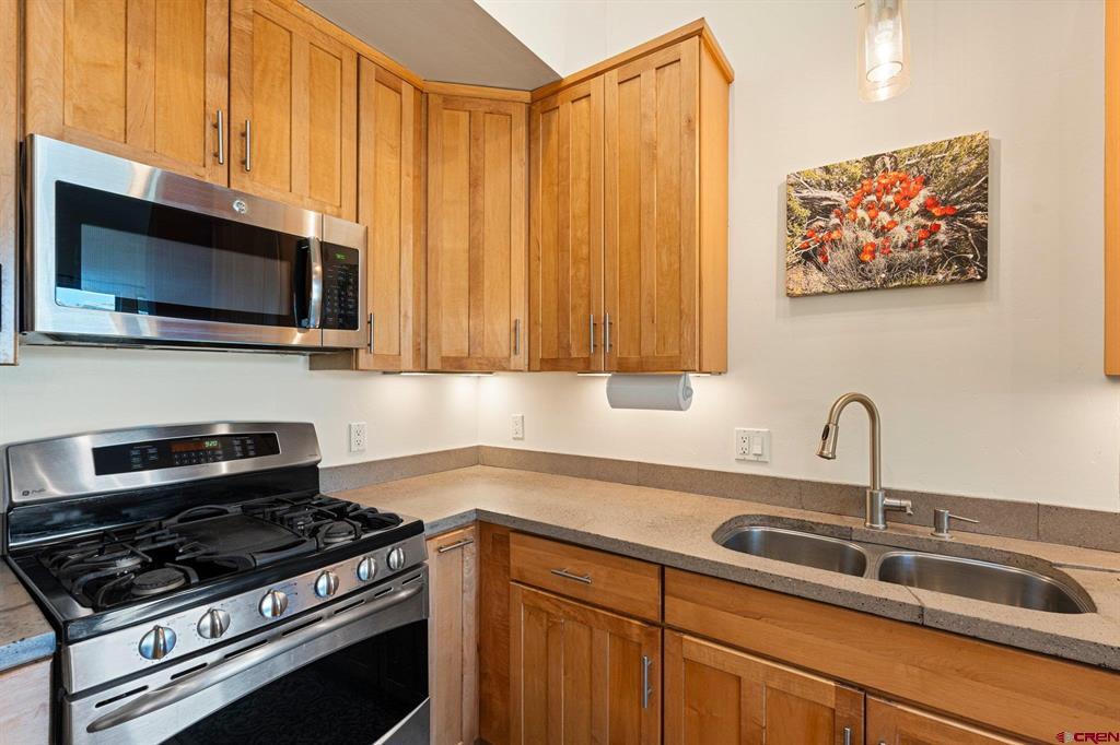 Durango, Colorado 81301, United States, 4 Bedrooms Bedrooms, ,2 BathroomsBathrooms,Residential,Active,134392