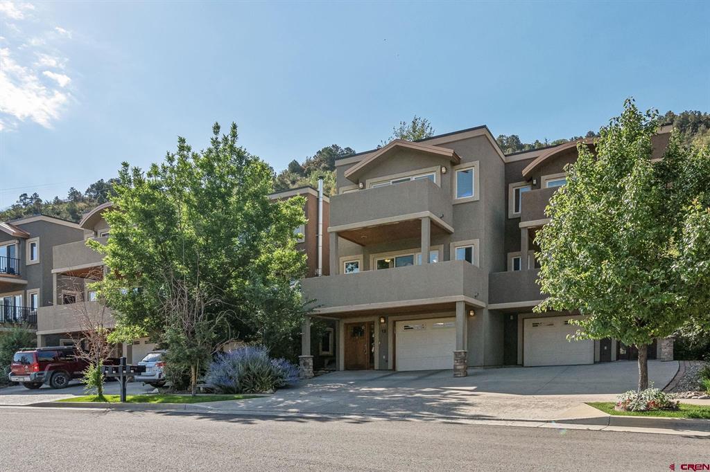 12 Sage Hill Court